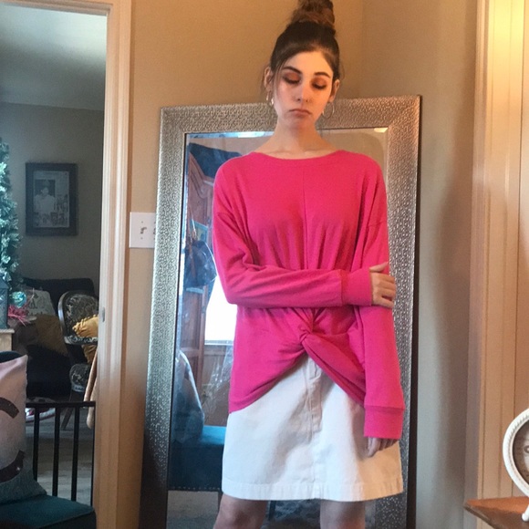 Gap skirt too big for model but super cute! - Picture 3 of 3